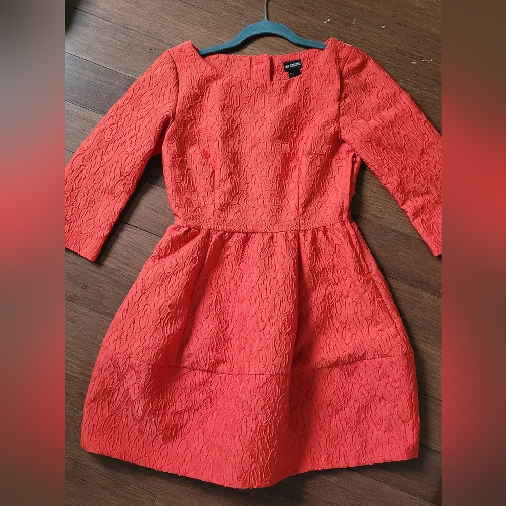 Gorgeous 3/4 sleeves orange dress - buttons in the back. H&M Conscious Exclusive